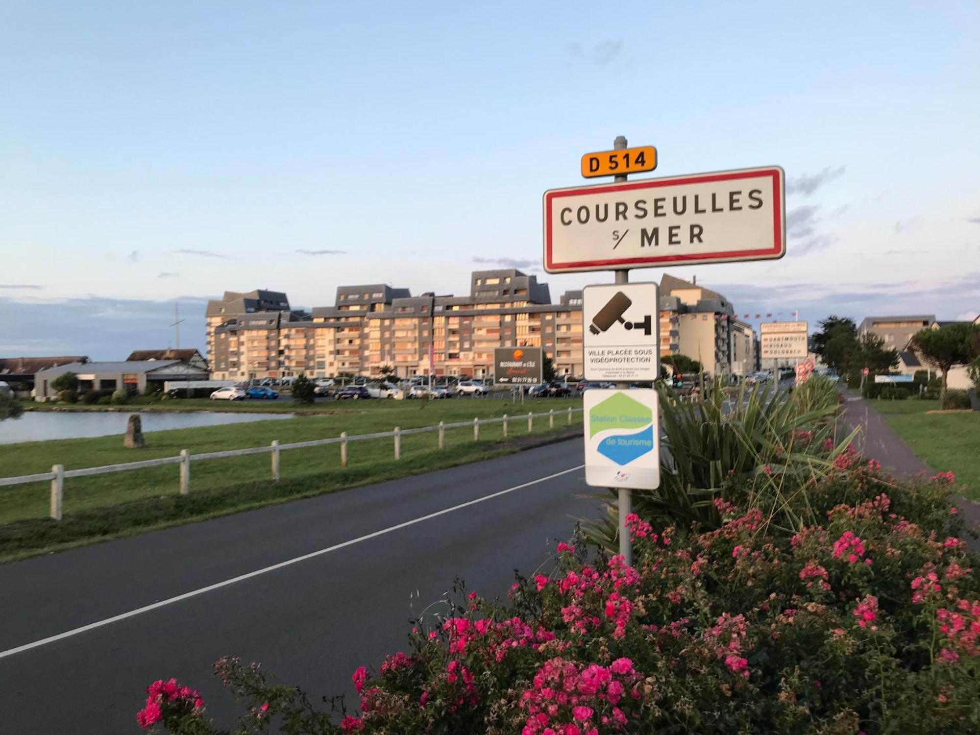 Apartament Bleu Sale - F2 Courseulles Avec Balcon Zewnętrze zdjęcie